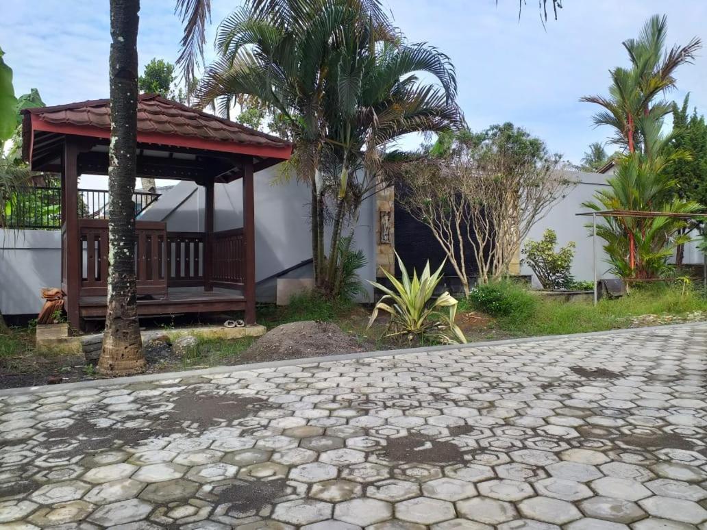Oemah Sadewa Homestay Cilacap Bagian luar foto
