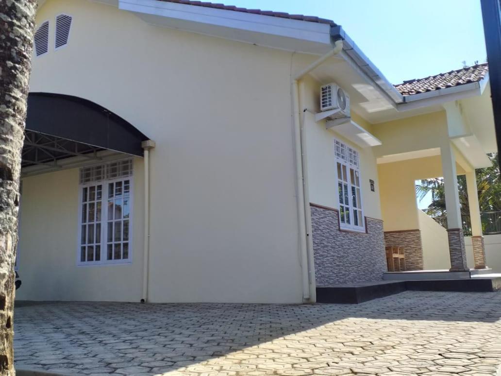 Oemah Sadewa Homestay Cilacap Bagian luar foto