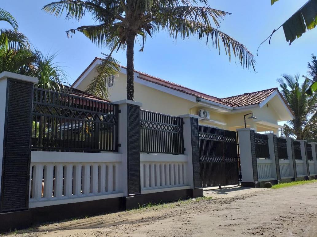 Oemah Sadewa Homestay Cilacap Bagian luar foto